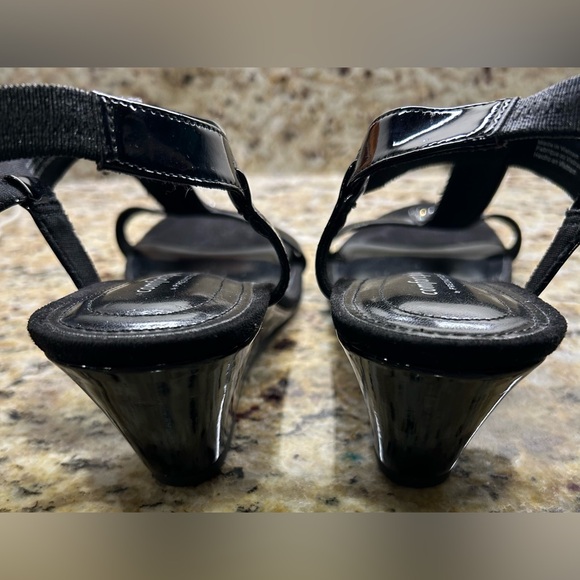 Comfort Plus by Predictions Elegant Black Wedge Sandals size 9.5 W - Picture 6 of 8